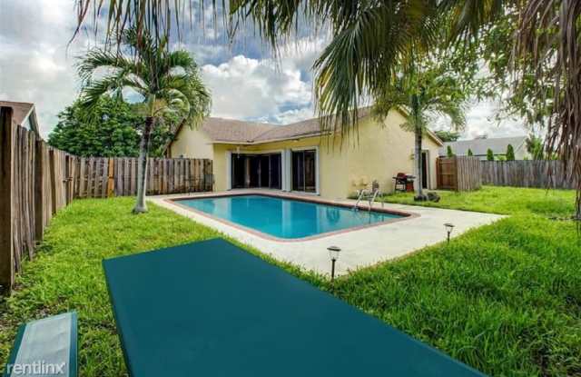 16742 Royal Poinciana Dr Gallery 3