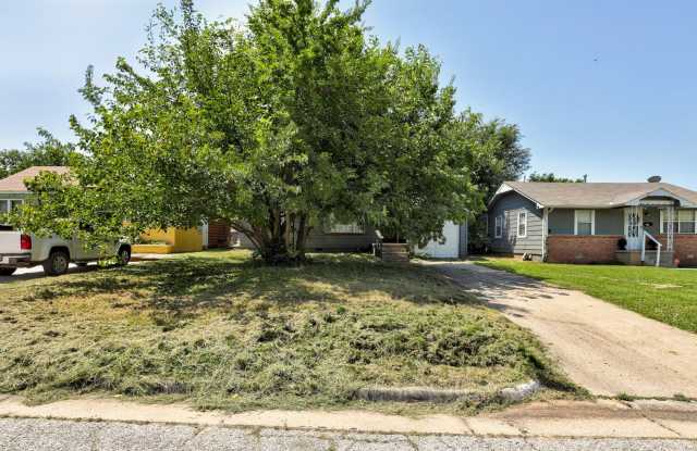 3 BD / 2 BA Modern Haven with Serene Surroundings photos photos