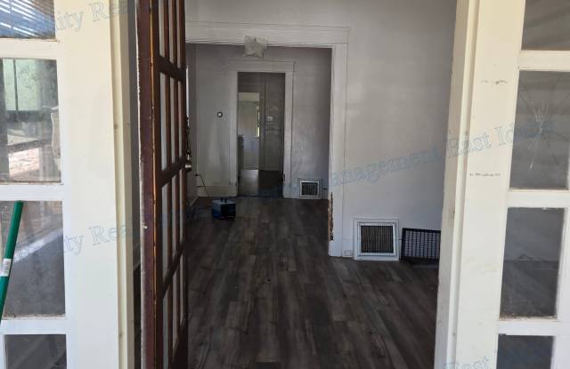 921 W Clark - 1 Gallery 2