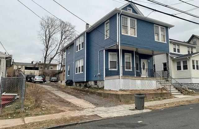 122-124 Ryerson Avenue #1 Gallery 2