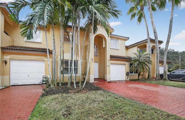 14076 S Forest Oak Cir - 14076 South Forest Oak Circle, Davie, FL 33325