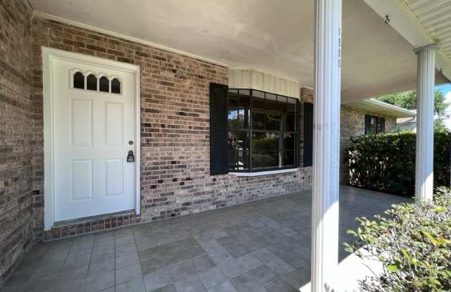 1990 Raymond Dr Gallery 4