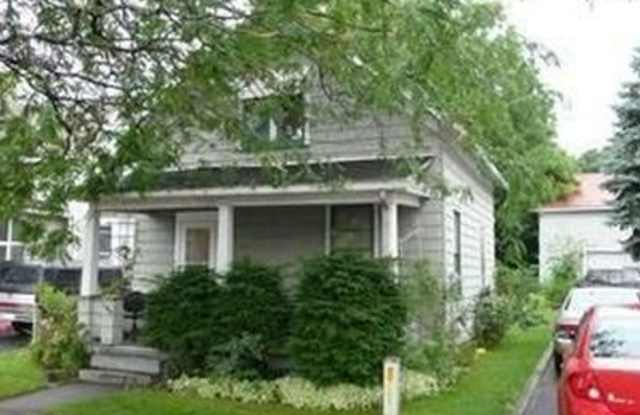 124 Gateway Blvd N photos photos