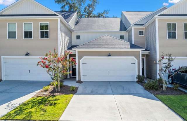 The Commons Stunning Townhome - 3 Bed 2.5 Bath- Fenced backyard photos photos