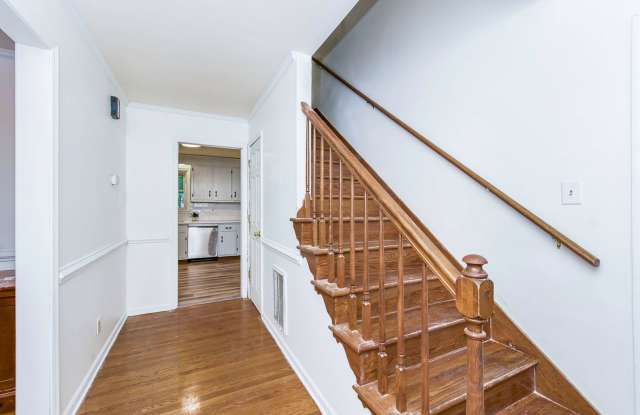 Updated 5BR/3.5BA on 3/4-Acre Cul-de-Sac Lot — 3 Finished Floors, Deck & Huge Yard — Chester — $2895.00 Gallery 4