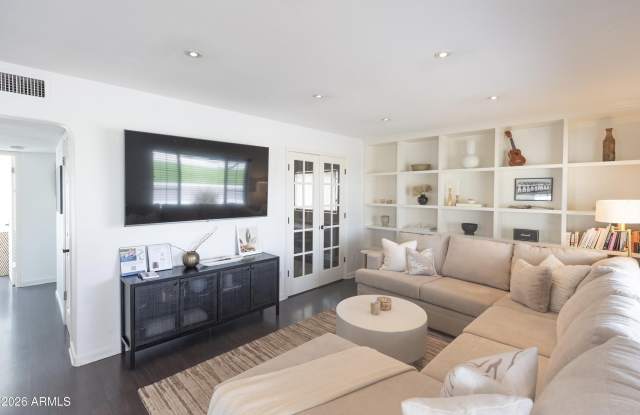 7715 E EARLL Drive Gallery 2