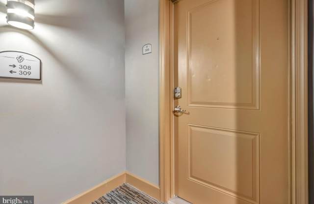 20141 RIESLING Lane unit: 308 photos photos