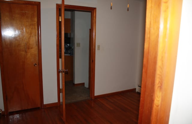 1540 Florian Gallery 4