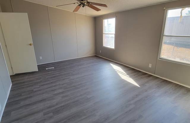 2103 Eagle Ln Gallery 2