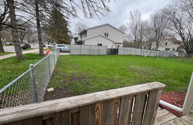 Lives like a house, rents like an apartment! photos photos