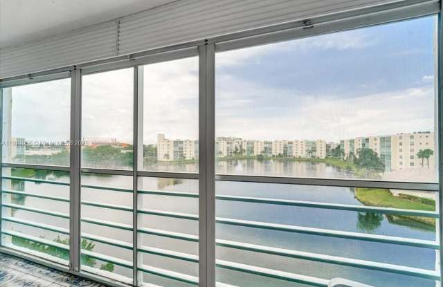 141 SE 3rd Ave photos photos