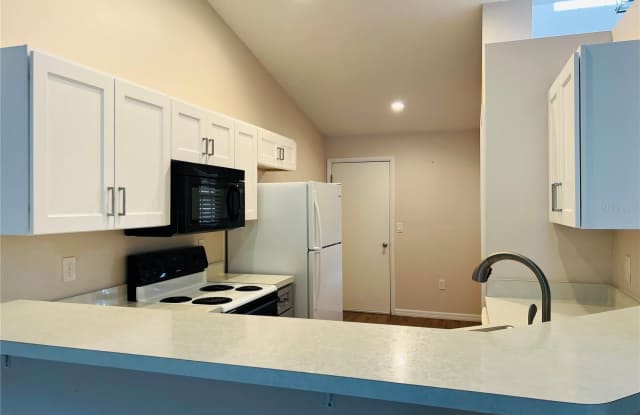 5440 ROSEWALL Circle Gallery 4