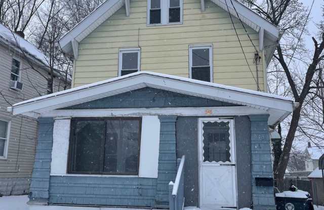 Four bedroom one bathroom home for rent photos photos