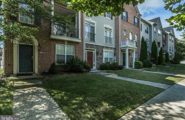 22944 ROSE QUARTZ SQUARE Gallery 2