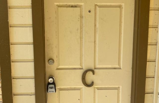 Spacious 2 Bed, 2.5 Bath Townhome – Prime Location off Airline  Holly photos photos