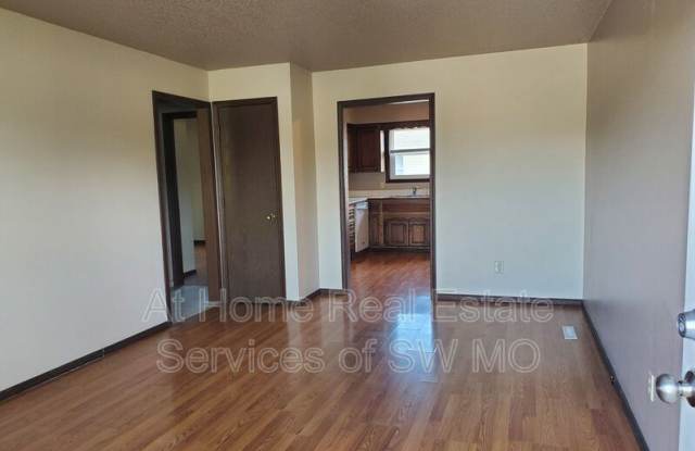 633 W Meadowview photos photos