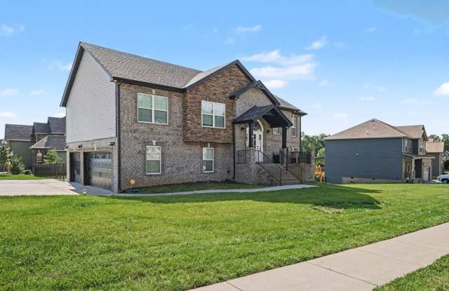 Spacious 5BR House in Clarksville Gallery 3