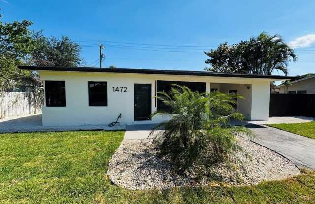 1472 NE 30th Ct photos photos