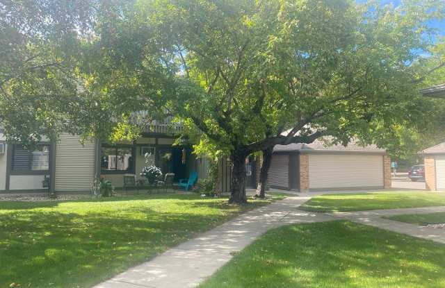 405 Shelard Pkwy - 405 Shelard Parkway, St. Louis Park, MN 55426
