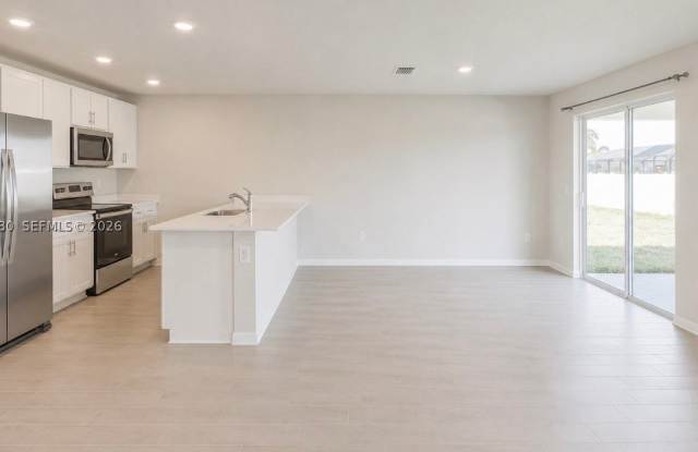 8030 OLIVE CIRCLE Gallery 2