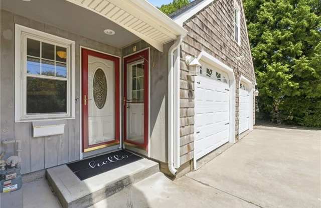 6 Lakewood Drive Gallery 3