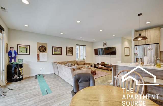 2512 N Halsted St photos photos