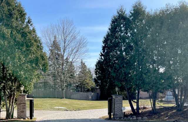 Amazing Minnetonka Lakefront Gated Estate - 170' Flat Shoreline, Sweeping Views, Sandy Beach Gallery 4