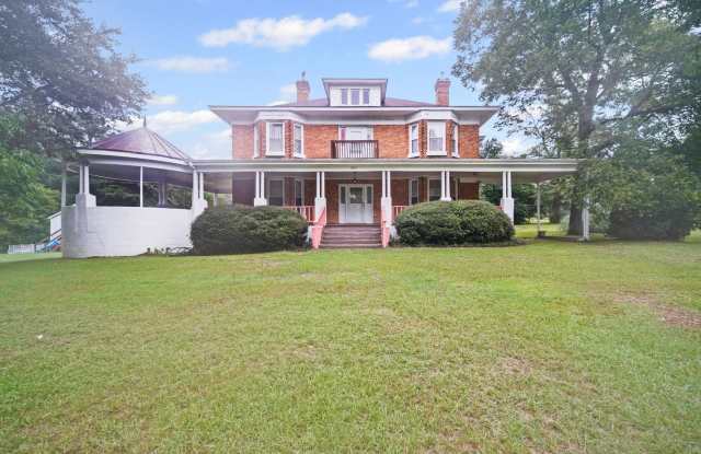 4 Bedroom/2 Bath Home for Rent - 321 East Main Street, Morven, NC 28119