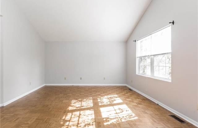 2410 Dell Zell Drive Gallery 3