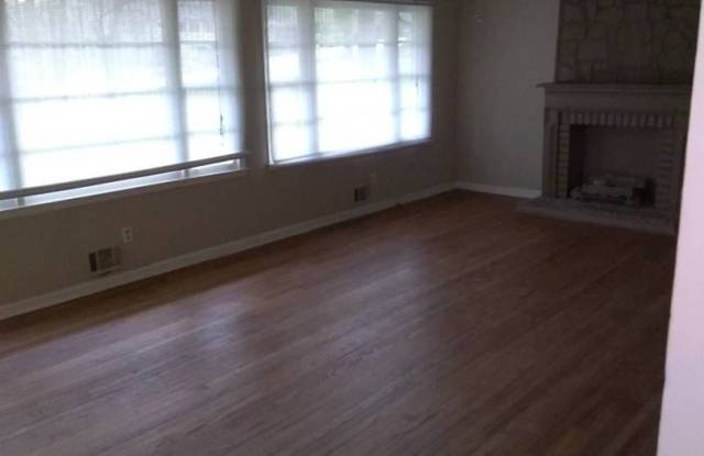 3697 Lithia Way Gallery 2