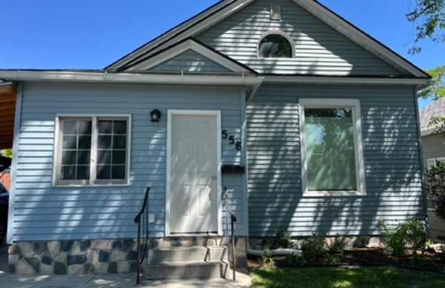 3 Bed 1 Bath Single Family Home Close to Hiking Trails  Down Town! photos photos