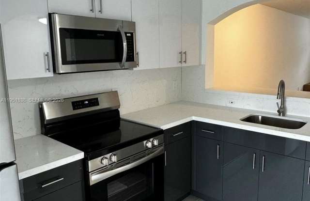 2650 SE 12th Pl photos photos