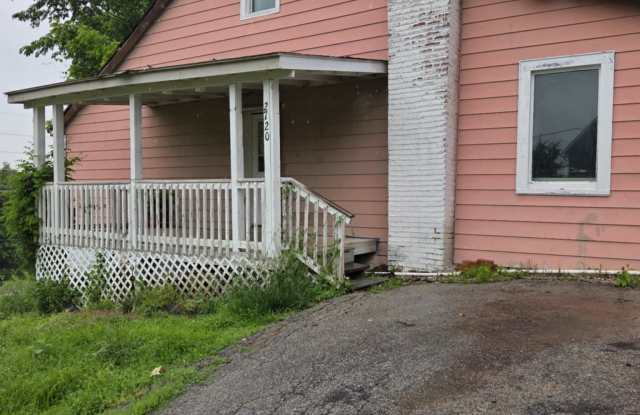 2720 Spring Dr Gallery 1