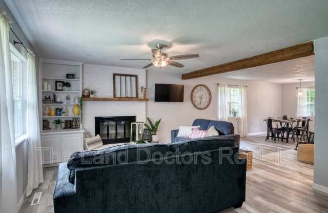 2005 E Foster Dr Gallery 3
