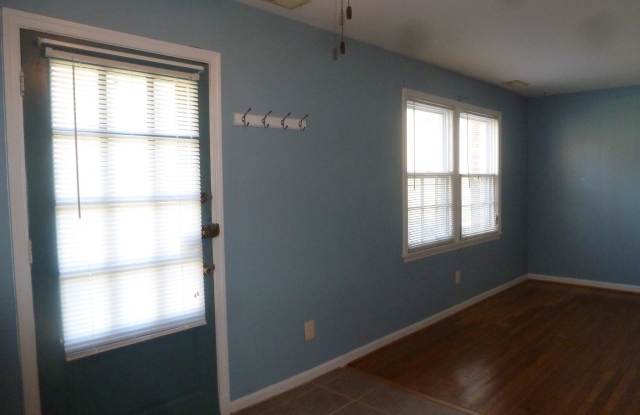 2004 FORT DAVIS STREET SE Gallery 2