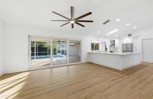 1048 Admirals Walk Gallery 4