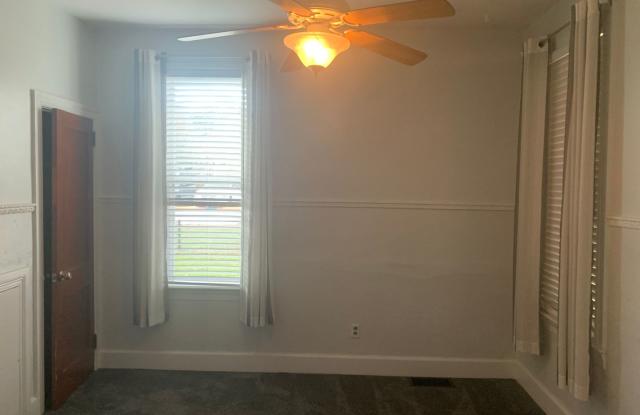 1st floor 2 bedroom apartment with yard and parking-Central SD Video walkthrough in pictures photos photos