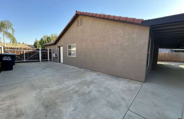 Cozy NW Visalia Home Rent Ready! Gallery 3