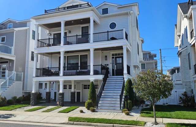 102 S Essex Ave photos photos