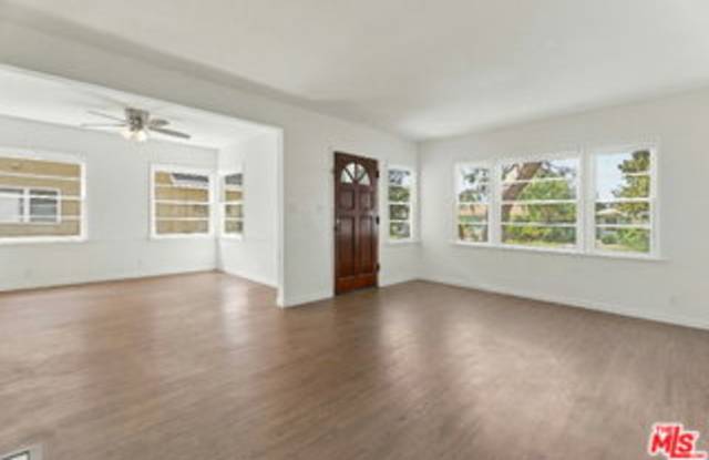 7822 Denrock Avenue Gallery 4