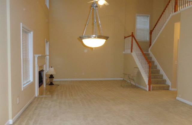 516 Anglewood Trce Gallery 4