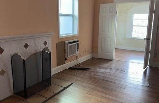 1219 E Strawbridge Avenue Gallery 3
