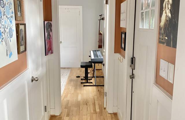 1811 East North Street Gallery 2