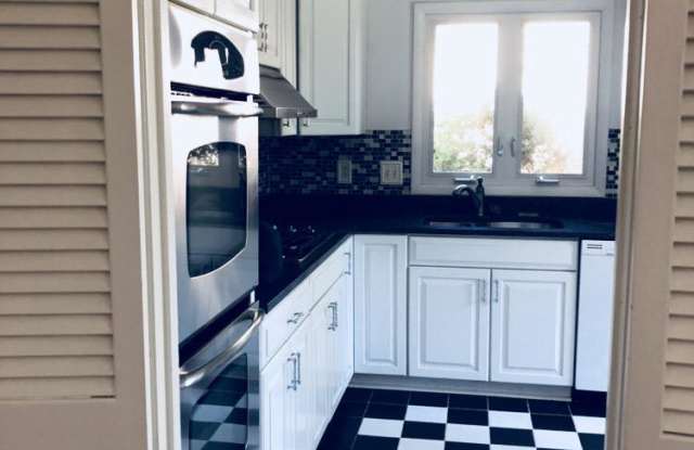 7208 VAN NESS COURT Gallery 4