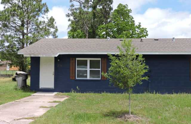 Convenient to bases! photos photos
