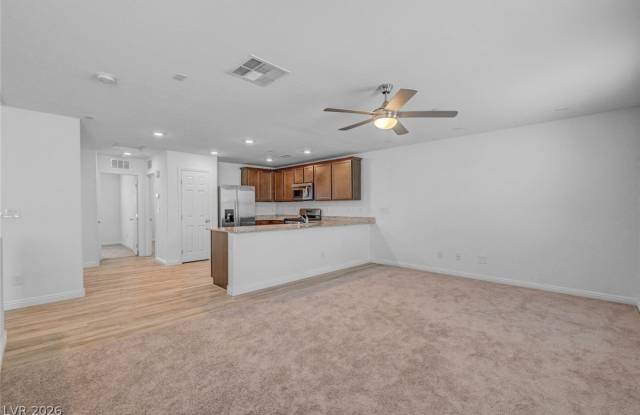 5208 Steep Cliffs Avenue Gallery 1