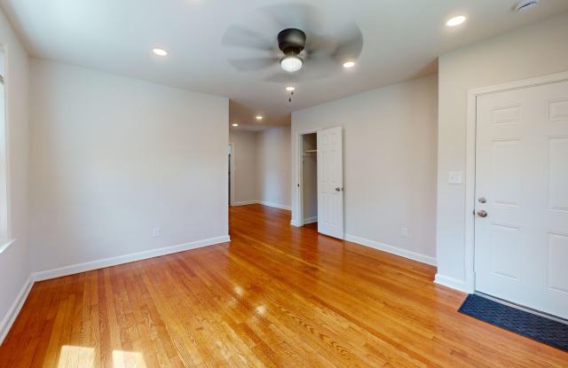 1549 Montana Avenue NE Gallery 1