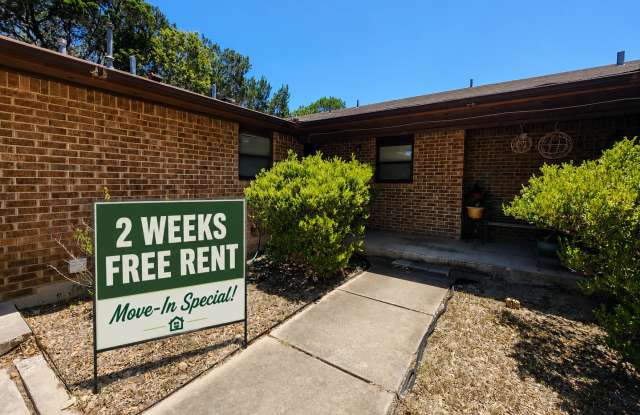 Walk to New Braunfels High School / Water Included / Deck / Fireplace / No Carpet /NBISD *2 weeks free rent* photos photos