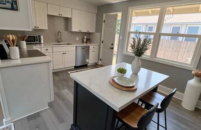2450 Ione St - Sacramento 95864 Gallery 3