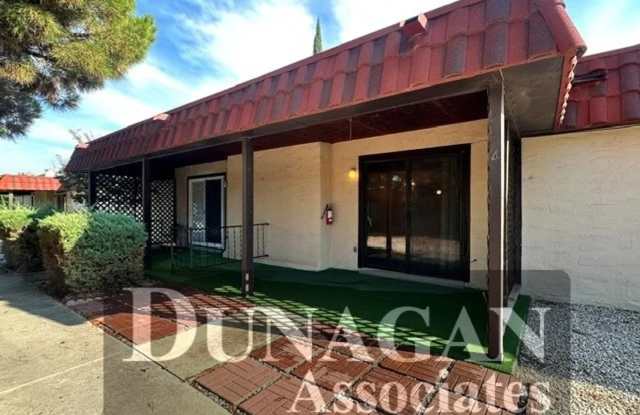 2 bed 2 bath condo - Due to HOA regulations tenants must be 35 years or older. Gallery 1